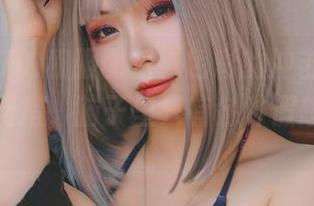 末夜787的和服图包，色彩的冲击让我一时不知所措，脑子里只有各种假想的光辉。
