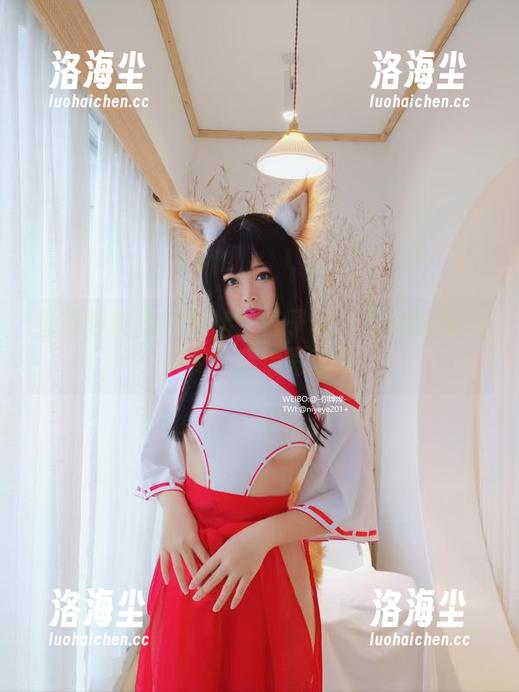 香蕉般弯曲的情绪！杏子夫人与她的黑枪呆女仆高清写真集