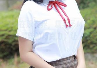 模范学院 – 在泳衣界，糯美子Mini的合集就好比一块美味的巧克力，让人停不下来。