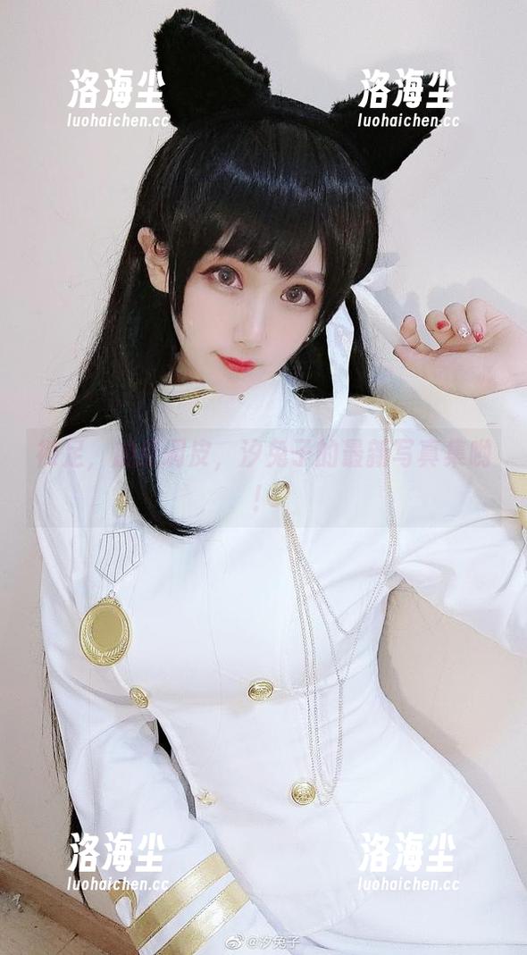 裸足，加点调皮，汐兔子的最新写真集哟！