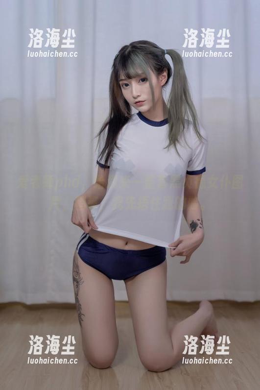 爱老师phd，给我来一整套黑贞德女仆图片，稍等，我先捂住我的脸。