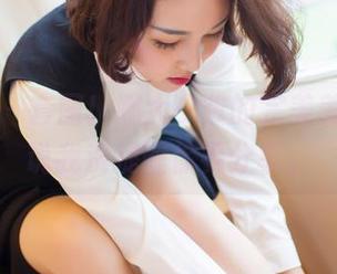 爱蜜社 – 套图！娜大少爷的完美美脚，别说我没提醒你要分享。