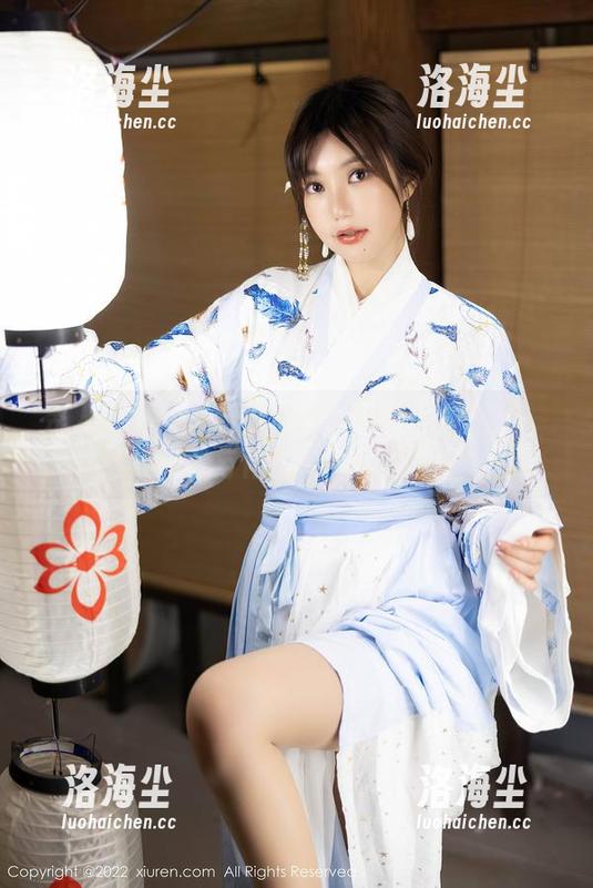 秀人网 - 打开养乐多DoDo的圣诞宝箱：原图与作品的灵动密码