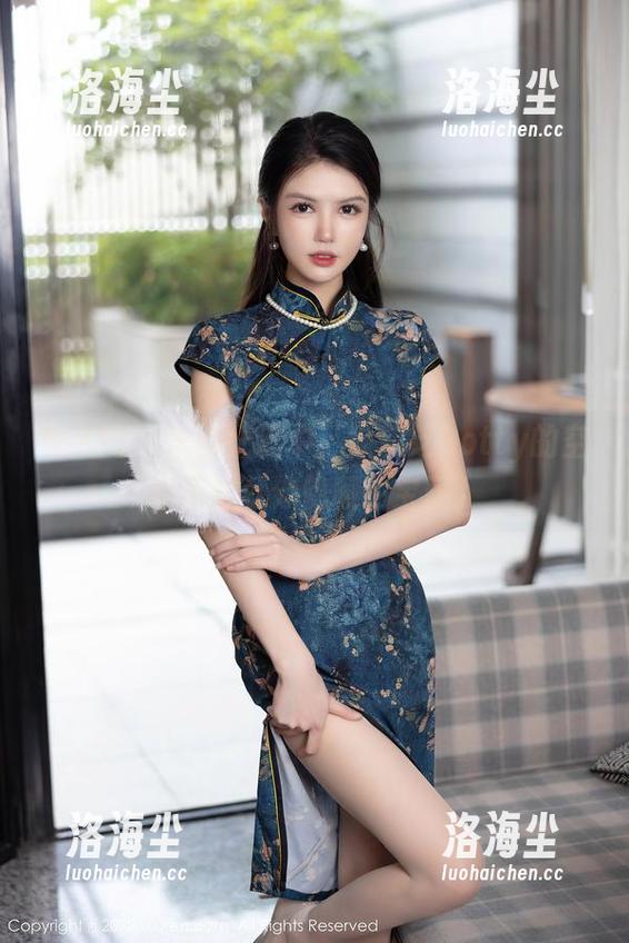 秀人网 - 美图狂潮中，徐莉芝Botty的空姐资源就像隐藏的宝藏。
