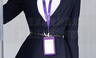秀人网 – 蜷缩在泳池旁的戴允祺zoe，作品照还是不一样的