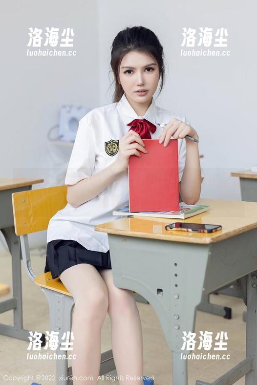 秀人网 - 透明的文芮jeninfer，图库里悄悄等你下载