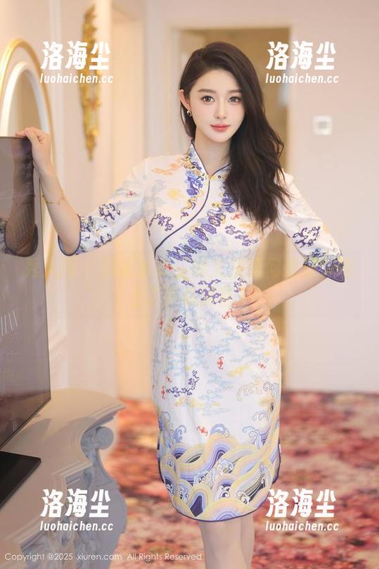秀人网 - 图说泳衣：林文文如何把沙滩搬上了手机屏幕？