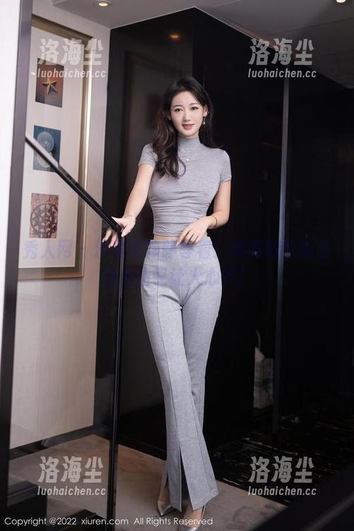 秀人网 - 沙发眼睁睁等着！舞媚歆的新白裙美图又让人心碎！