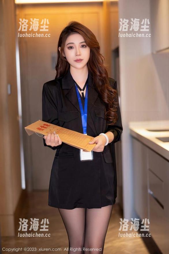 秀人网 - 一点豹纹的俏皮，龙女sunny的图集和资源给这个下午加点料。