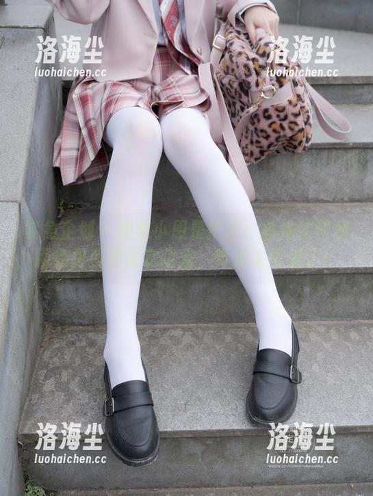 紧急企划 - 如果小恩是护士：看她如何利用免费资源搞定萌宠，真是太可爱了！