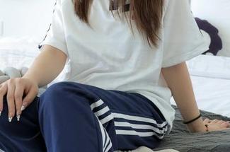 绮梦摄影 – 写真中的美图：伊伊，你藏了多少秘密啊！