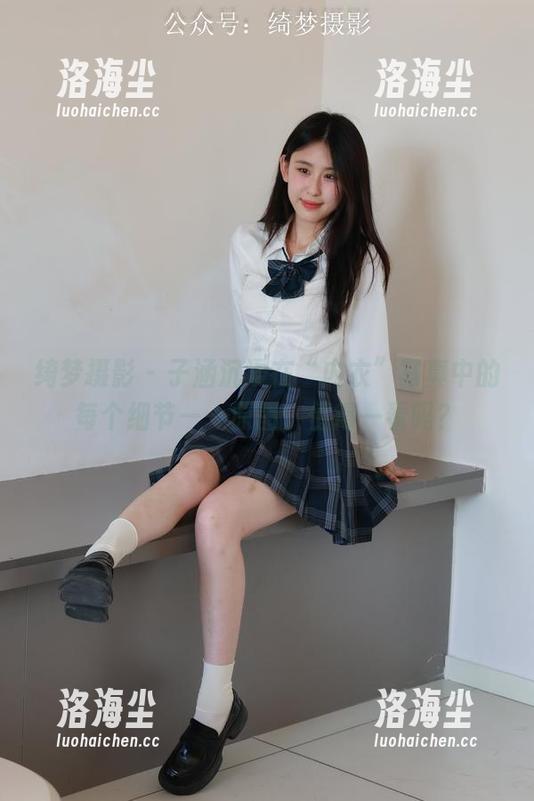 绮梦摄影 - 子涵沉浸在“内衣”写真中的每个细节——原图，值得一看吗？