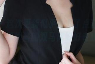 美媛馆 – 这次更新似乎更多了点额外的意味，媛媛酱的双马尾好好奇哦。