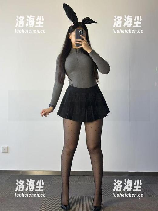 微密圈 - 突然爱上这条棕色丝袜，私拍资源的美邵女Baby果然很会选！