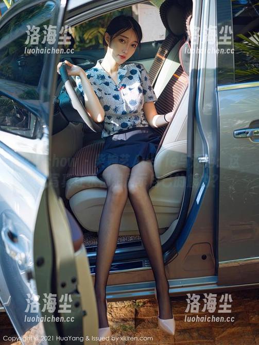 花漾show - 柴婉艺Averie与泳池：这组写真让水都想展示自己的魅力？