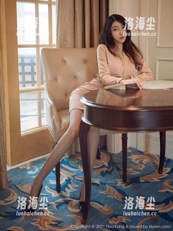 花漾show - 沈蜜桃off的写真时刻，你能想象照片里的女孩幽默指数吗？