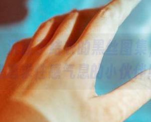 蜜桃社 – 沉迷于结衣的黑丝图集，分享给想追求性感气息的小伙伴！
