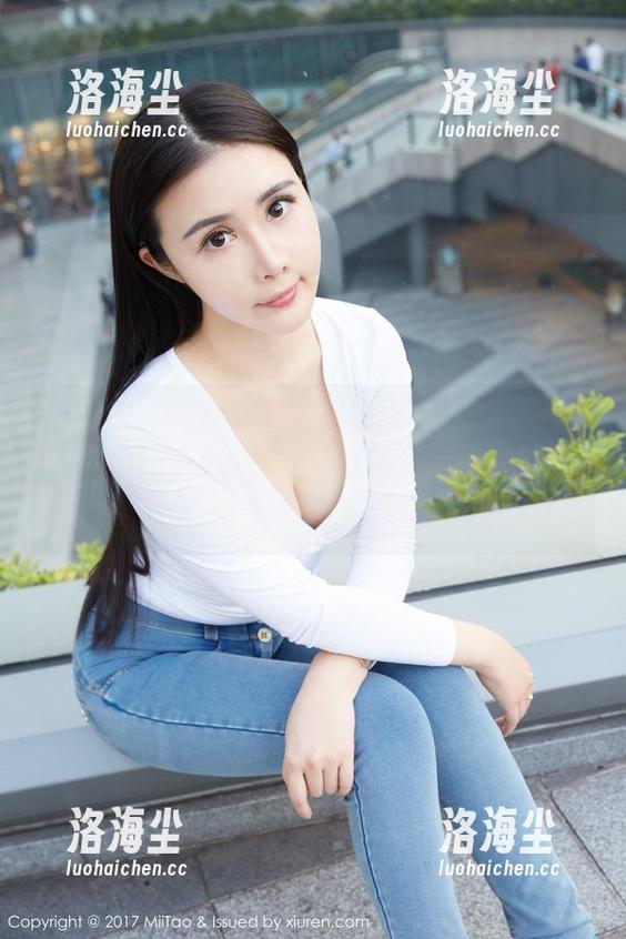 蜜桃社 - 美绪的定制旅拍图片，差点让我以为她找了个超专业摄影师，然而...实在是太有个性了！
