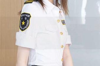 袜啵啵 – 熊熊带着脚步的印记：蓝色短袜踩脏艺术写真合集