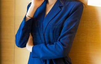 语画界 – 看吧，Cris_卓娅祺的女仆姿态，原图没有圣光是多么直白的美。