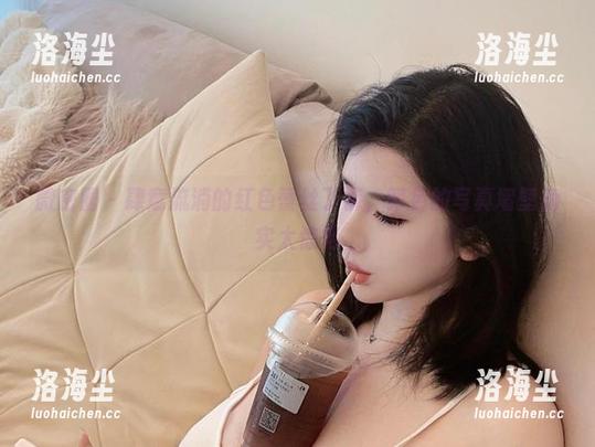 微密圈 - 肆意流淌的红色蕾丝丁裤，阿色的写真墙壁确实太惊艳