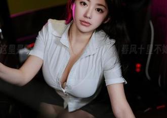 微密圈 – 这里是雪怡妹纸的车载尤物合集，春风十里不如她的车里美！