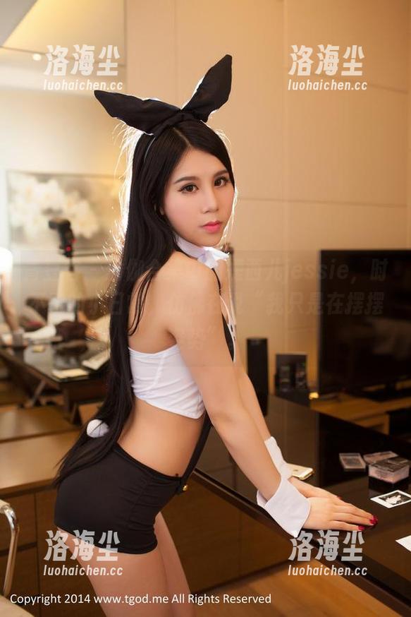 青豆客 - 瑜伽合集中的婕西儿jessie，时不时的小日常，仿佛在说“我只是在摆摆姿势”。
