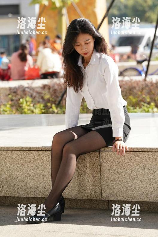 魔镜街拍 - 免费！没有套路的芝芝蓝色泳衣原图，把价格丢一边吧。
