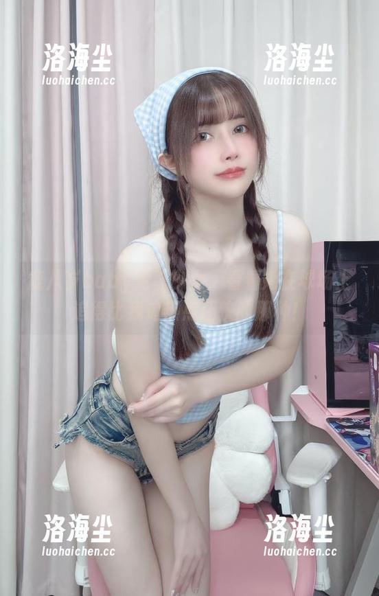 鹿八岁baby足球少女，看看她在球场上追得比我追热点还快的那种！